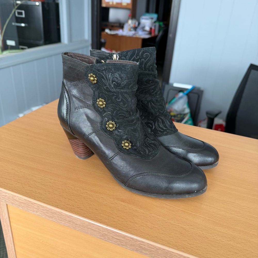 L’Artiste Boho Victorian Artsy Leather Ankle Boots - Picture 3 of 7